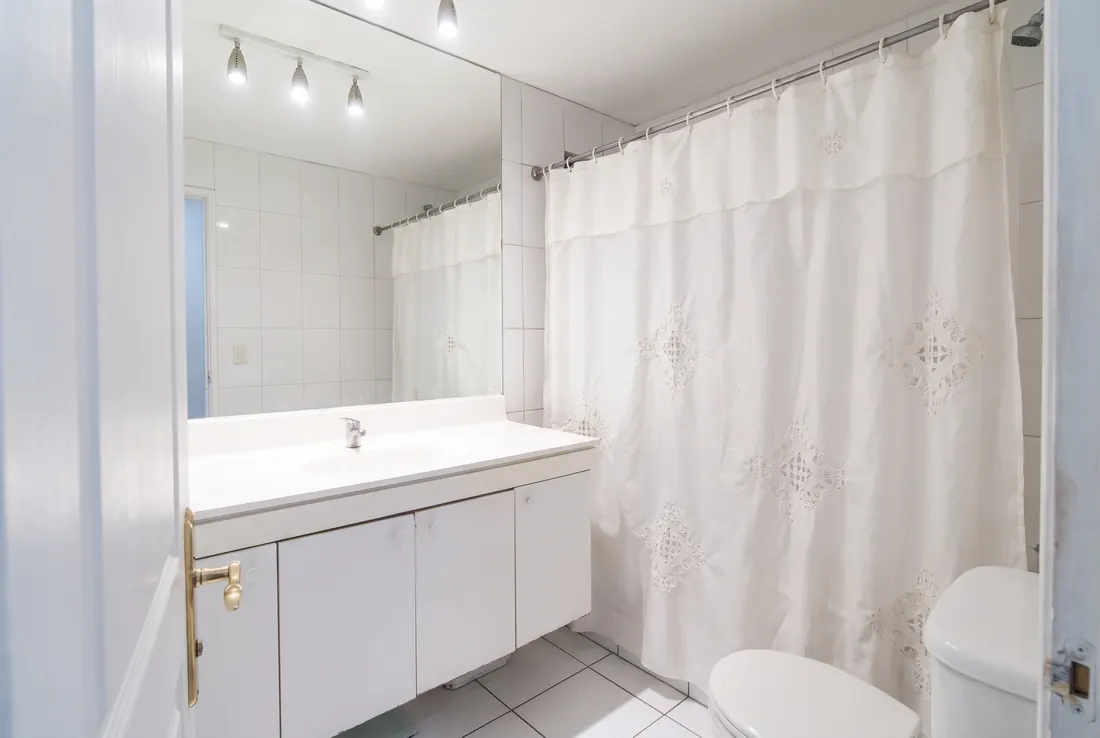 Bano 1er piso A · Casa 1, Los Fresnos, Huechuraba